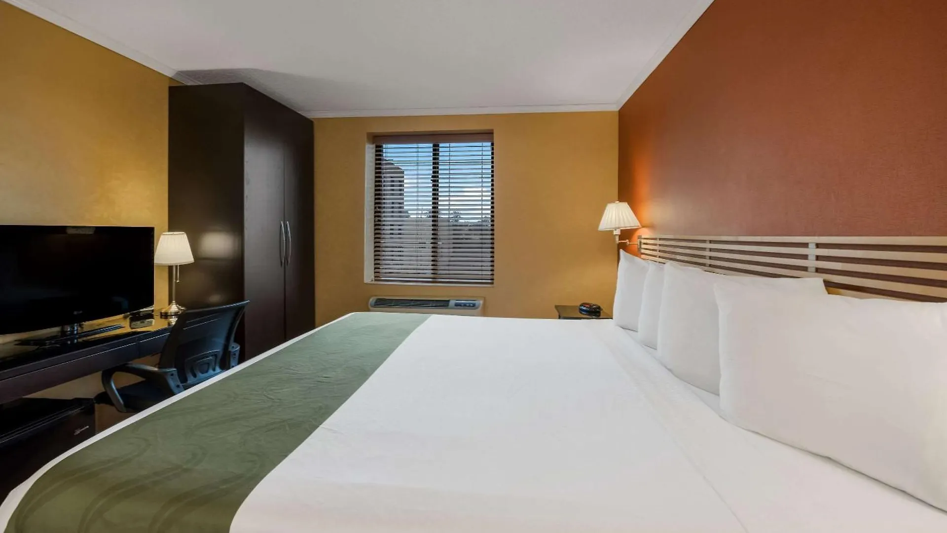 Quality Inn Jfk Airport Rockaway Blvd New York 2*,